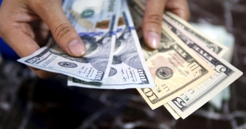 الدولار يرتفع في العراق الى 1300 دينار