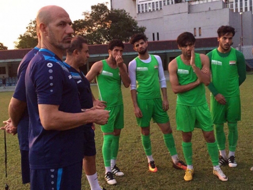 إتحاد الكرة ينفي عزمه إقالة شنيشل في حال خسارة المنتخب أمام اليابان
