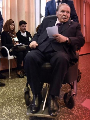 بوتفليقة يؤجل الانتخابات الرئاسية الجزائرية ويعلن عدم ترشحه لفترة جديدة